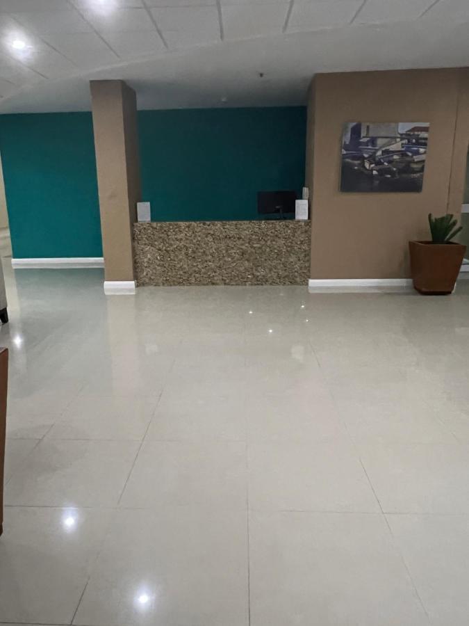 Bayfront Villa & Apartment 波特莫尔 外观 照片