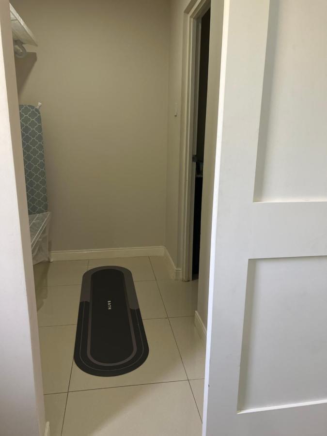 Bayfront Villa & Apartment 波特莫尔 外观 照片
