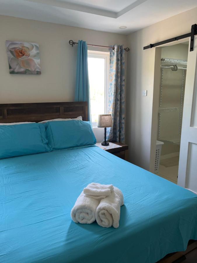 Bayfront Villa & Apartment 波特莫尔 外观 照片