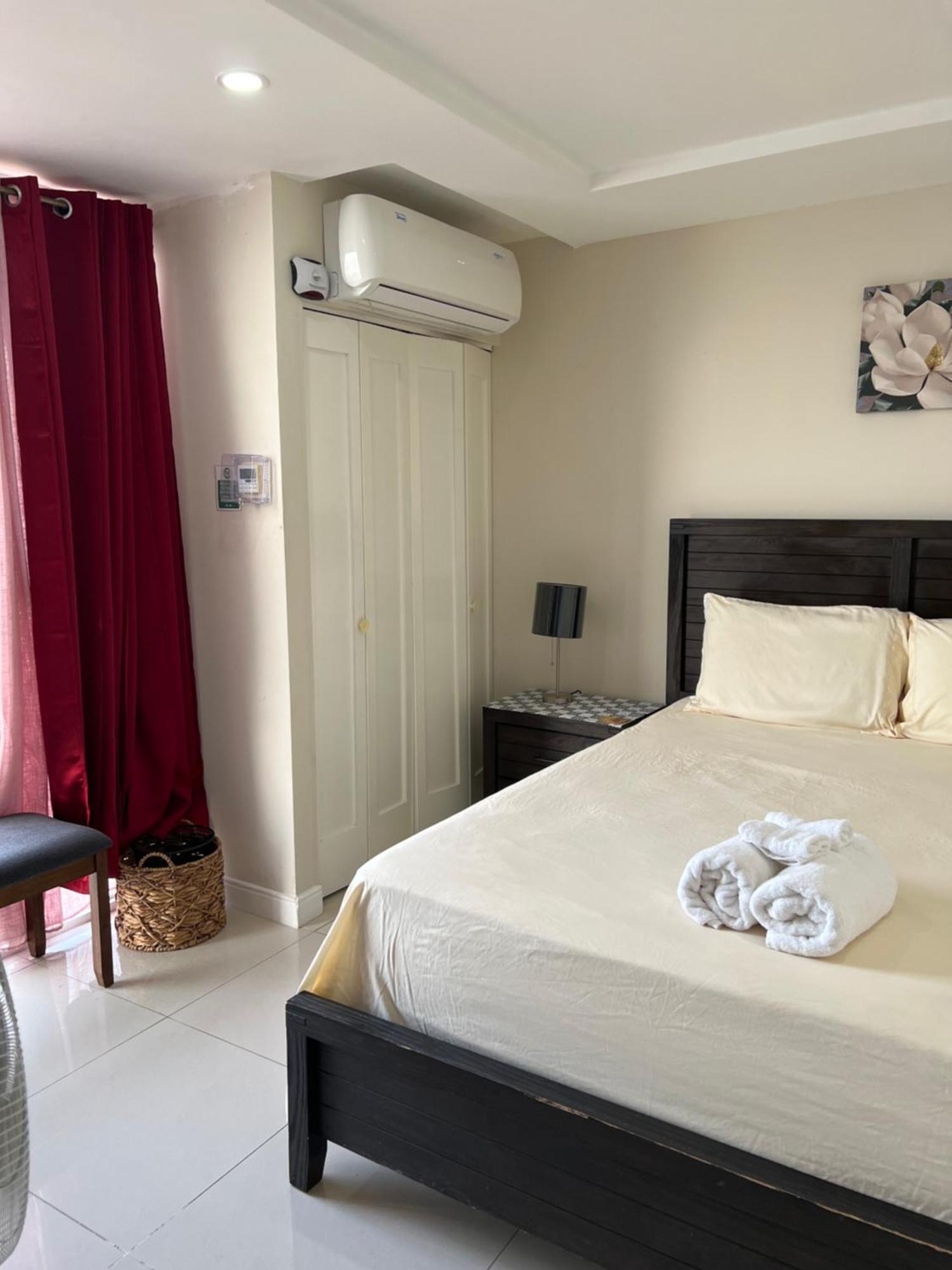 Bayfront Villa & Apartment 波特莫尔 外观 照片